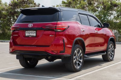 TOYOTA FORTUNER 2.4 LEGENDER 4WD ปี2021 (1ขฎ6324)