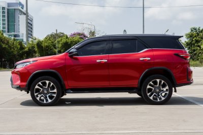 TOYOTA FORTUNER 2.4 LEGENDER 4WD ปี2021 (1ขฎ6324)