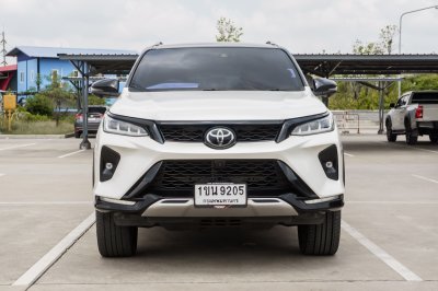 TOYOTA FORTUNER 2.8 LEGENDER 4WD ปี2020 (1ขน9205)