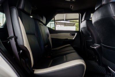 TOYOTA FORTUNER 2.8 LEGENDER 4WD ปี2020 (1ขน9205)