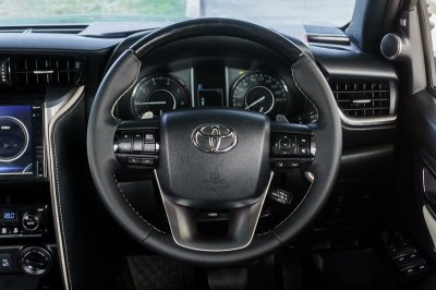 TOYOTA FORTUNER 2.8 LEGENDER 4WD ปี2020 (1ขน9205)