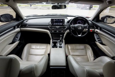 HONDA ACCORD 1.5 EL AT ปี2020 (9กฬ1690)