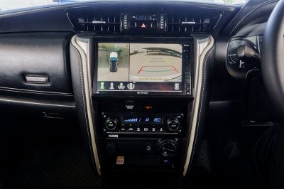 TOYOTA FORTUNER 2.8 LEGENDER 4WD ปี2020 (1ขน9205)
