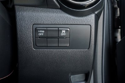 MAZDA 2 1.3 HIGH SPORT ปี2018 จด2019 (8กฒ1218)