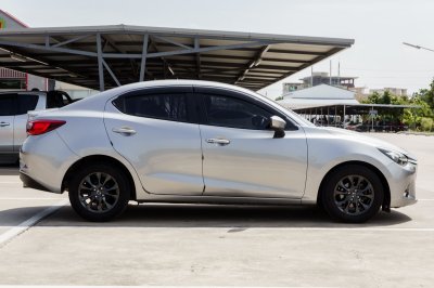MAZDA 2 1.3 HIGH CONNECT ปี2017 จด2018 (7กช7232)