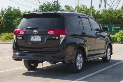 TOYOTA INNOVA 2.8 G CRYSTA ปี2019 (9กฎ4128)