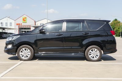 TOYOTA INNOVA 2.8 G CRYSTA ปี2019 (9กฎ4128)