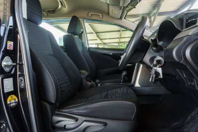 TOYOTA INNOVA 2.8 G CRYSTA ปี2019 (9กฎ4128)