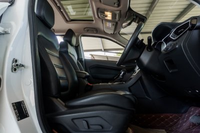 MG GS 1.5 X SUNROOF BLACK TOP AT ปี2017 (7กฒ9081)