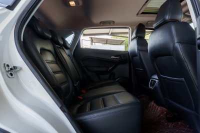 MG GS 1.5 X SUNROOF BLACK TOP AT ปี2017 (7กฒ9081)