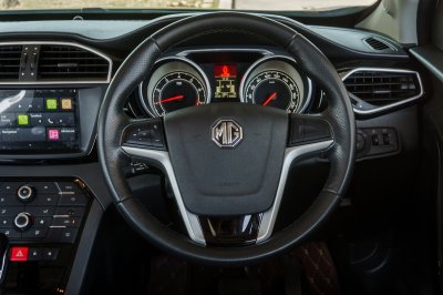 MG GS 1.5 X SUNROOF BLACK TOP AT ปี2017 (7กฒ9081)