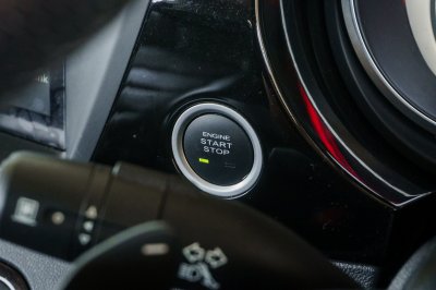 MG GS 1.5 X SUNROOF BLACK TOP AT ปี2017 (7กฒ9081)