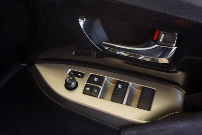 TOYOTA INNOVA 2.8 G CRYSTA ปี2019 (9กฎ4128)