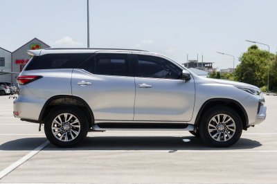 TOYOTA FORTUNER 2.4 V 4WD AT ปี2022 (3ขฎ2751)