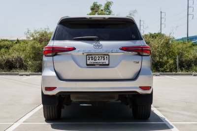 TOYOTA FORTUNER 2.4 V 4WD AT ปี2022 (3ขฎ2751)