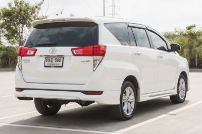 TOYOTA INNOVA 2.8 V AT ปี2019 (6ขฎ560)
