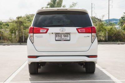 TOYOTA INNOVA 2.8 V AT ปี2019 (6ขฎ560)