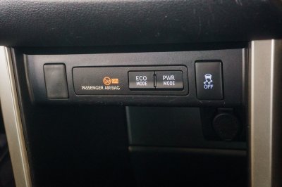 TOYOTA INNOVA 2.8 V AT ปี2019 (6ขฎ560)