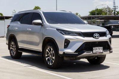 TOYOTA FORTUNER 2.4 V 4WD AT ปี 2023 (4ขค7910)