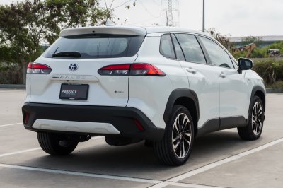 TOYOTA COROLLA CROSS 1.8 HEV PREMIUM AT ปี2025 (ชุดจด-3799)