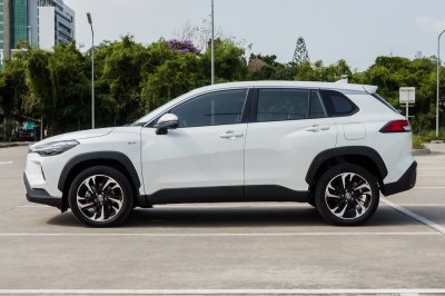 TOYOTA COROLLA CROSS 1.8 HEV PREMIUM AT ปี2025 (ชุดจด-3799)