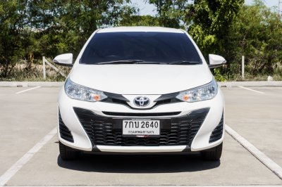 TOYOTA YARIS 1.2 E AT ปี2018 (7กบ2640)