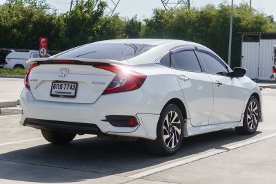 HONDA CIVIC 1.8 EL AT ปี2017 (6กธ7743)