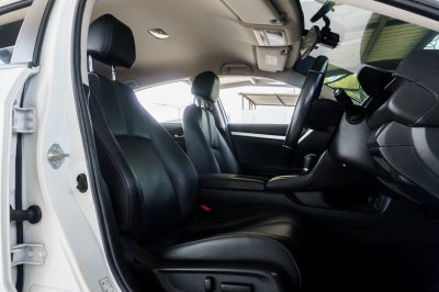 HONDA CIVIC 1.8 EL ปี2019 (กว7498)