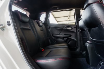 HONDA JAZZ 1.5 GK RS AT ปี2019 (8กว8626)