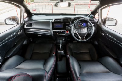 HONDA JAZZ 1.5 GK RS AT ปี2019 (8กว8626)