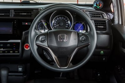 HONDA JAZZ 1.5 GK RS AT ปี2019 (8กว8626)