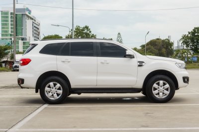 FORD EVEREST 2.0 TREND 2WD AT ปี2019 (8กผ9386)