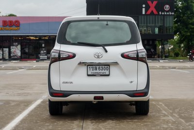 TOYOTA SIENTA 1.5 V ปี2020 (1ขล6300)