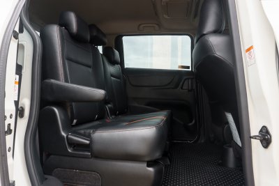 TOYOTA SIENTA 1.5 V ปี2020 (1ขล6300)