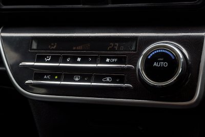 TOYOTA SIENTA 1.5 V ปี2020 (1ขล6300)