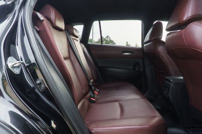 TOYOTA COROLLA CROSS 1.8 HYBRID PREMIUM ปี2022 (3ขฎ2301)