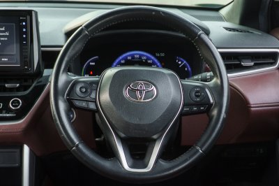 TOYOTA COROLLA CROSS 1.8 HYBRID PREMIUM ปี2022 (3ขฎ2301)