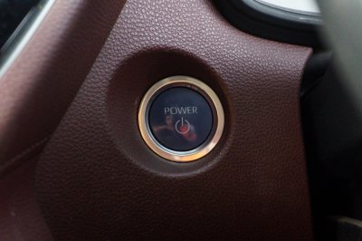 TOYOTA COROLLA CROSS 1.8 HYBRID PREMIUM ปี2022 (3ขฎ2301)