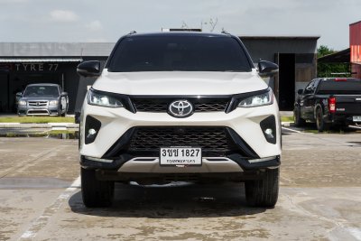 TOYOTA FORTUNER 2.4 LEGENDER ปี2022 (3ขช1827)