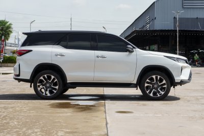 TOYOTA FORTUNER 2.4 LEGENDER ปี2022 (3ขช1827)