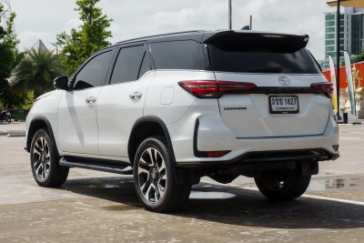 TOYOTA FORTUNER 2.4 LEGENDER ปี2022 (3ขช1827)