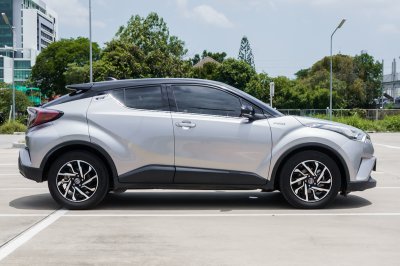 TOYOTA CHR 1.8 HV HI AT ปี 2018 (6กว2020)