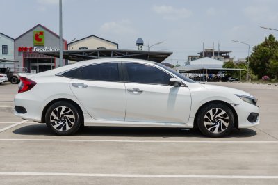 HONDA CIVIC 1.8 EL ปี2018 (กน9833)