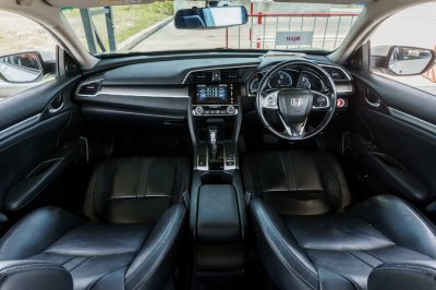 HONDA CIVIC 1.8 EL ปี2018 (กน9833)