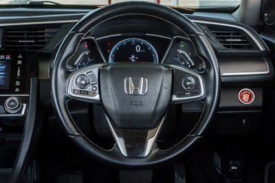 HONDA CIVIC 1.8 EL ปี2018 (กน9833)
