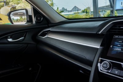 HONDA CIVIC 1.8 EL ปี2018 (กน9833)