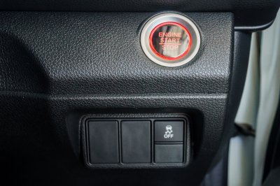 HONDA CIVIC 1.8 EL ปี2018 (กน9833)