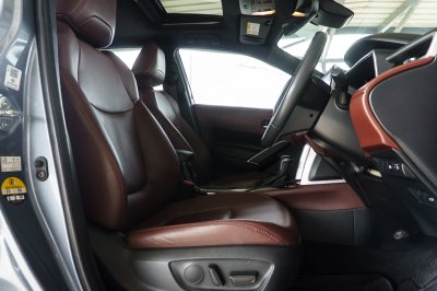 TOYOTA COROLLA CROSS 1.8 HYBRID PREMIUM SAFETY ปี2021 (9กฮ9166)