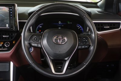 TOYOTA COROLLA CROSS 1.8 HYBRID PREMIUM SAFETY ปี2021 (9กฮ9166)