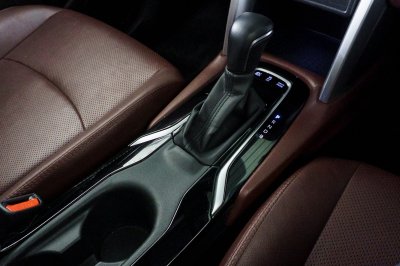 TOYOTA COROLLA CROSS 1.8 HYBRID PREMIUM SAFETY ปี2021 (9กฮ9166)